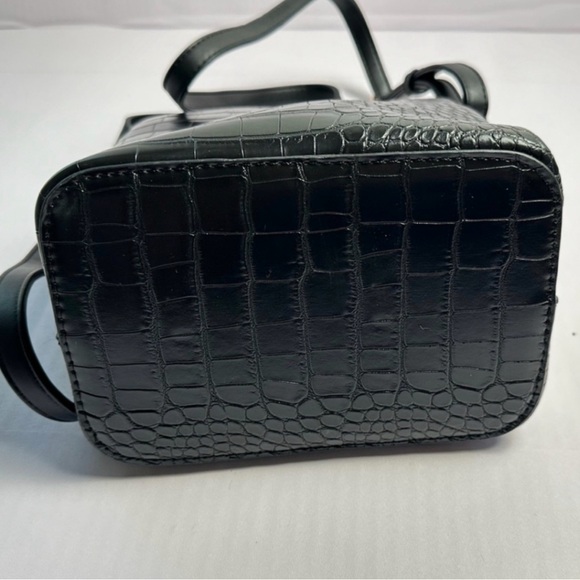 AOTNA Elena Black Faux Croc Bucket Bag - Picture 4 of 5